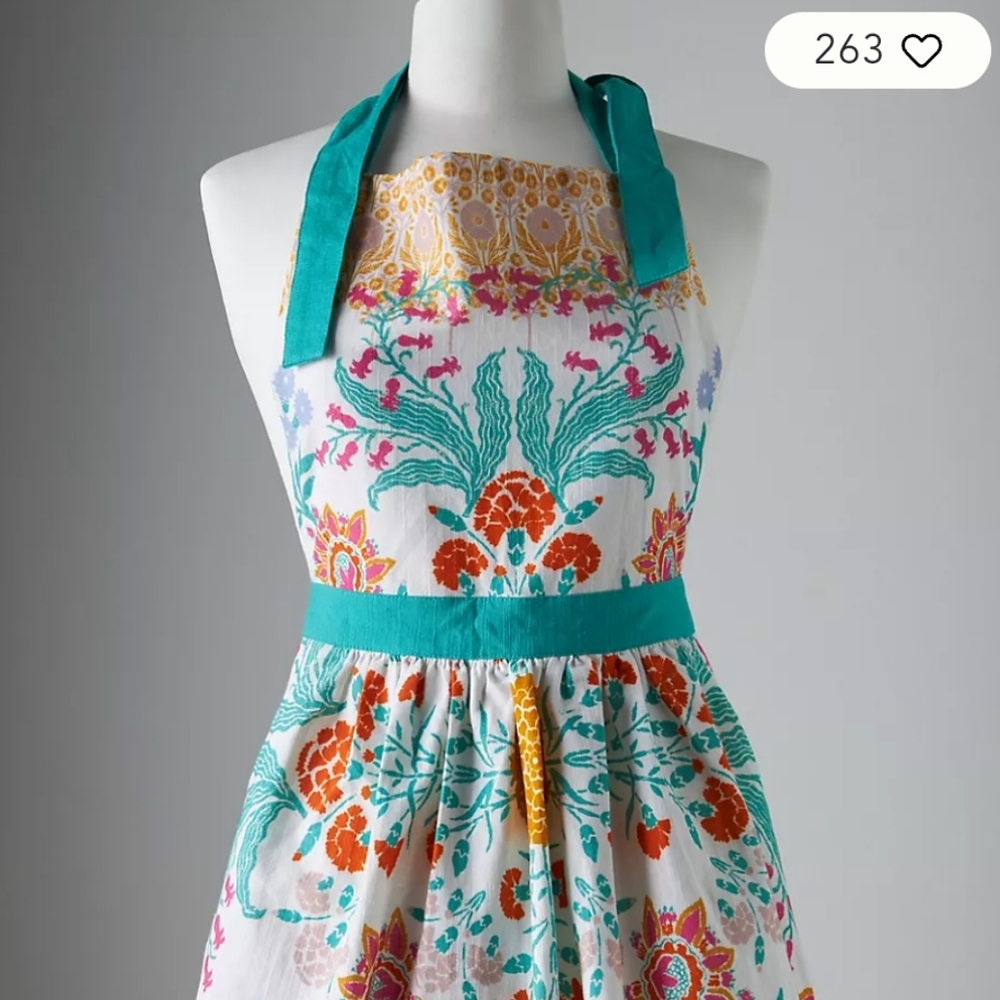 Anthropologie Ellen Merchant Apron and towel 2 pieces. Perfect gift.